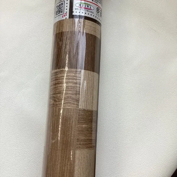 【訳あり】 貼ってはがせるテーブルデコレーション モザイクウッド ライトブラウン 90cm×150cm【掲載品番】WKAR-00657