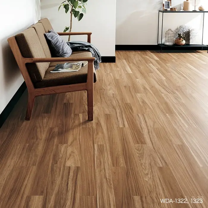 フロアタイル 木目 タジマ WOODLINE NW 100×914.4×3.0mm サップアカシア 32枚入【掲載品番】WDA-1323