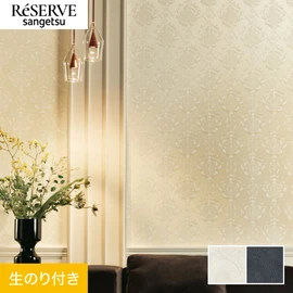 縦枠のパターンを細かな彫刻で刻みを入れた壁紙です。光が反射して立体的に見える高級感のある仕上がりです