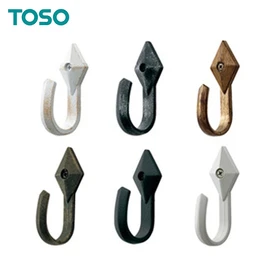 TOSO房掛「クラスト」。鉄の素材感を活かしたアイアン調デザイン。ヴィンテージやインダストリアルな空間に合う房掛け