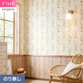 草花の近くで遊ぶバンビと森の仲間たち。上品で繊細な花柄パターンで、ナチュラルなインテリアとも相性抜群です