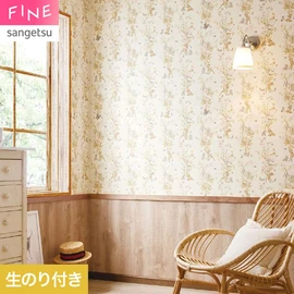 草花の近くで遊ぶバンビと森の仲間たち。上品で繊細な花柄パターンで、ナチュラルなインテリアとも相性抜群です