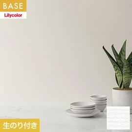 機能性とデザイン性が高く施工性にも優れたリリカラ「BASE」くし引き仕上げ調の壁紙。和洋問わずあらゆる空間におすすめです。柄名「しつらえ」