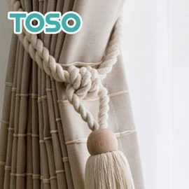 TOSO「タッセルDS70」。ダブル房が豪華さを演出。ドレープの豊かなカーテンを引き立てる、高級感ある1本入りタッセル