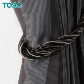 TOSO「タッセルTC75」。トラディショナルな房付きデザイン。重厚感のあるカーテンを引き立てる1本入りタッセル
