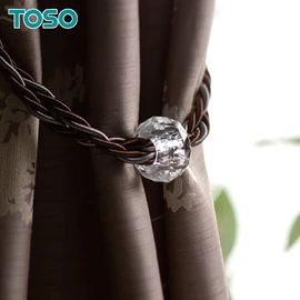 TOSO「タッセルGC70」。高級感のあるデザインで窓辺をグレードアップ。カーテン生地を引き立てる1本入りアクセサリー