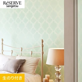 縦枠の装飾をカメオのような浮彫に表現したエレガントな柄です。白い建具と相性◎