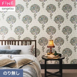 色彩豊かな鳥や花々が描かれた図案を、緻密なプリントで表現した特別感のある壁紙です