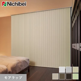 横糸に太い糸を織り込み立体感と光沢感を持たせた遮光生地です